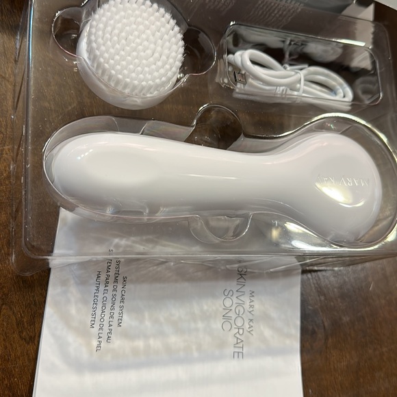 Mary Kay Skinvigorate Sonic Skin Care System. NEW with original box - Picture 3 of 3